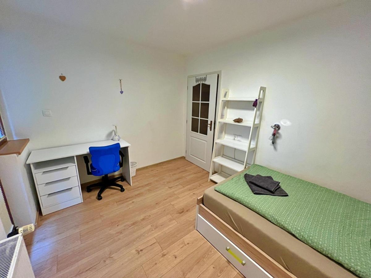 Apartman Stara Sasova バンスカー・ビストリツァ エクステリア 写真